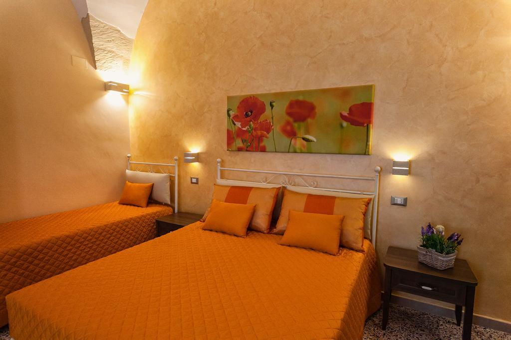 Le Radici Hotel อุจจาโน ลาเคียซา ภายนอก รูปภาพ